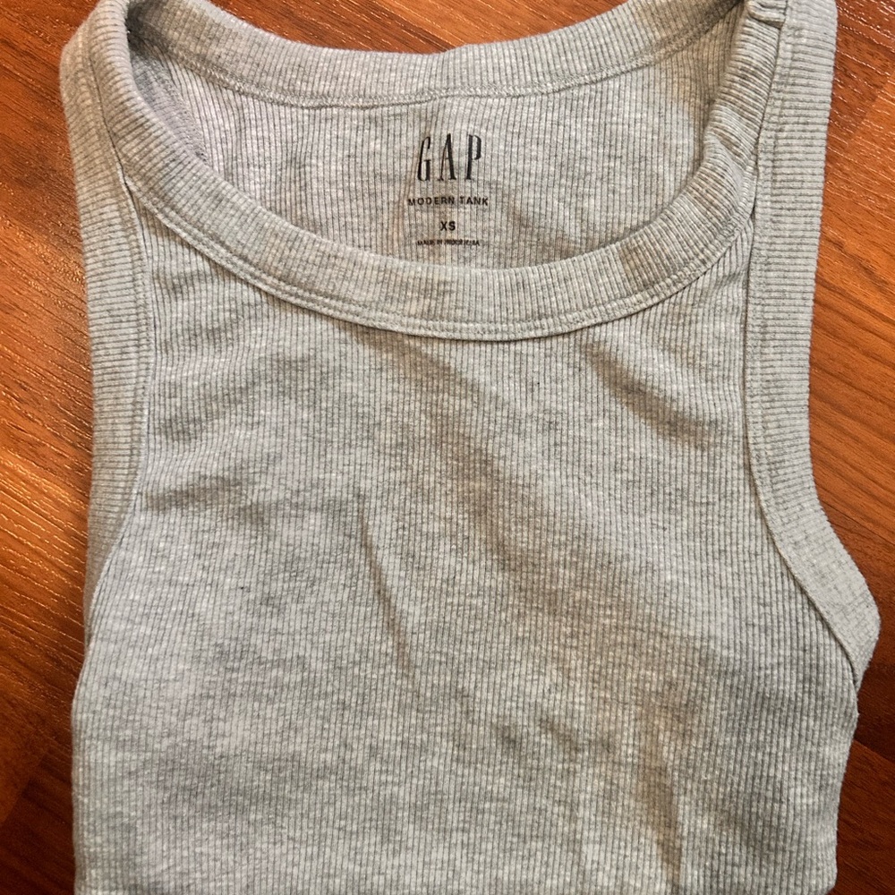 GAP Women's Light Gray Ribbed Tank Top